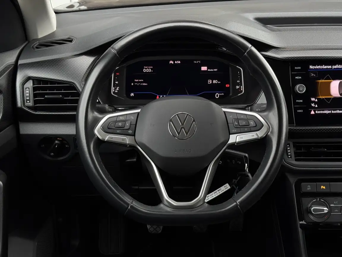 VOLKSWAGEN T-CROSS
