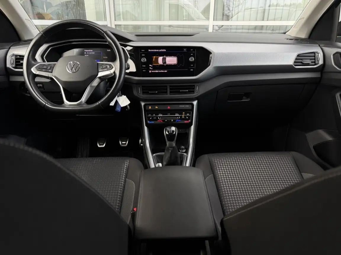 VOLKSWAGEN T-CROSS
