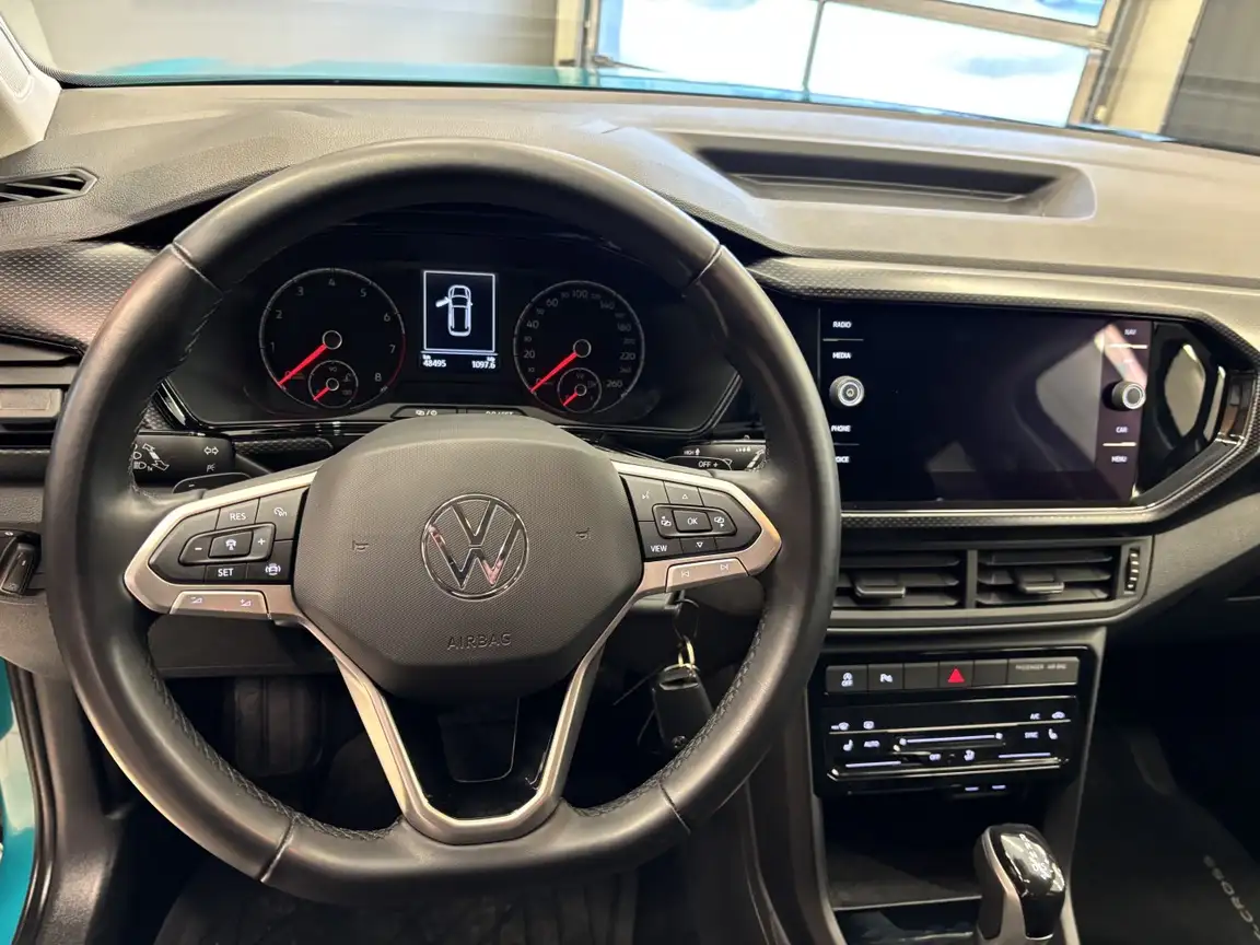VOLKSWAGEN T-CROSS