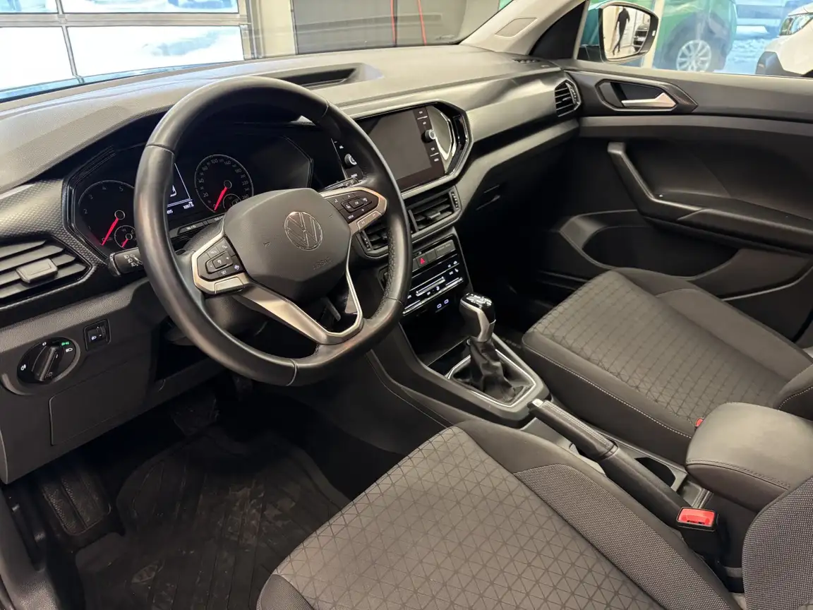 VOLKSWAGEN T-CROSS
