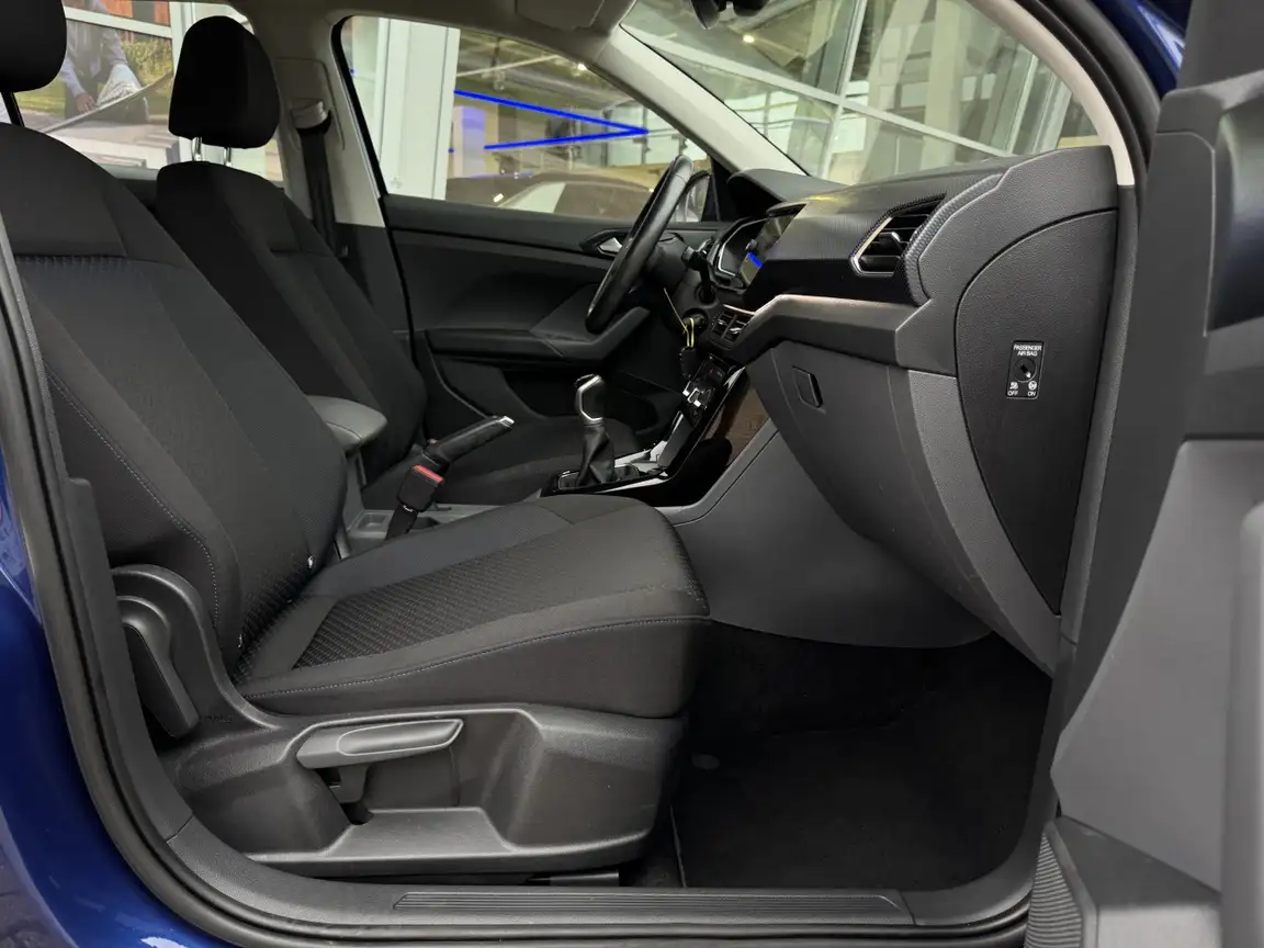 VOLKSWAGEN T-CROSS
