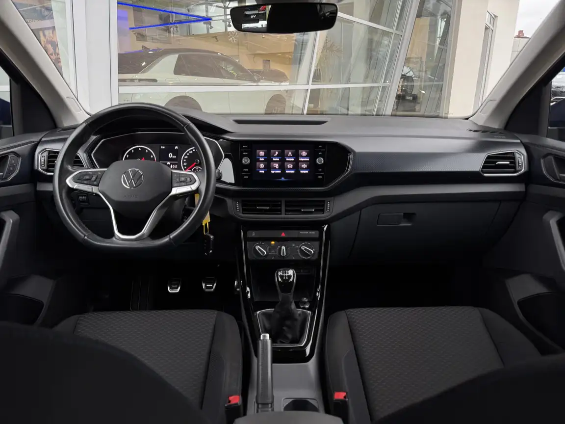 VOLKSWAGEN T-CROSS