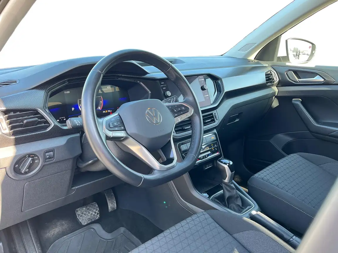 VOLKSWAGEN T-CROSS