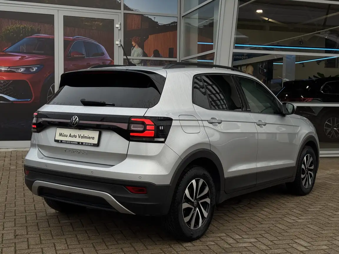 VOLKSWAGEN T-CROSS