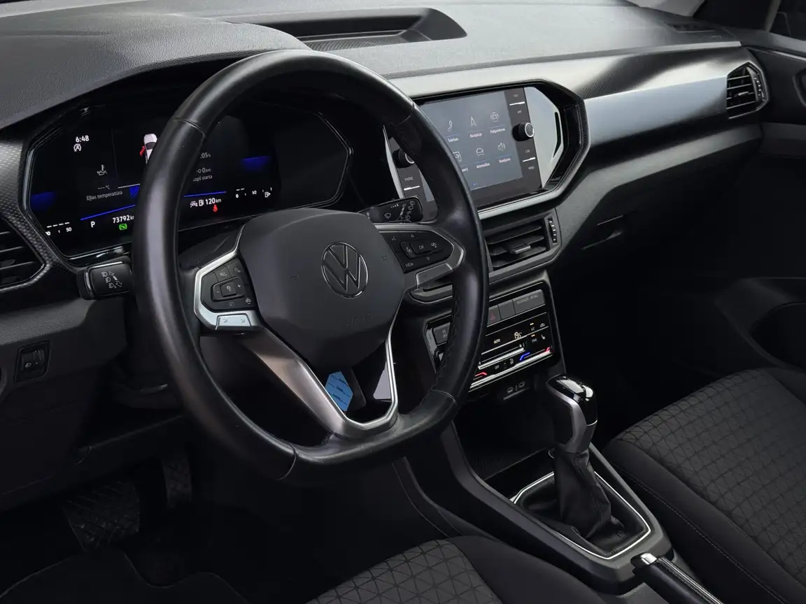 VOLKSWAGEN T-CROSS