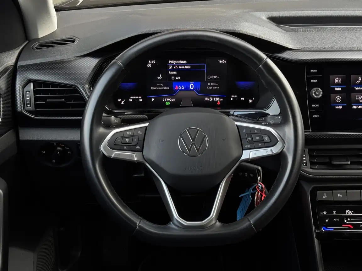 VOLKSWAGEN T-CROSS