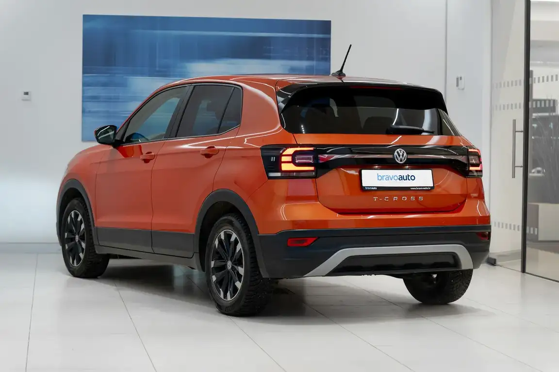 VOLKSWAGEN T-CROSS