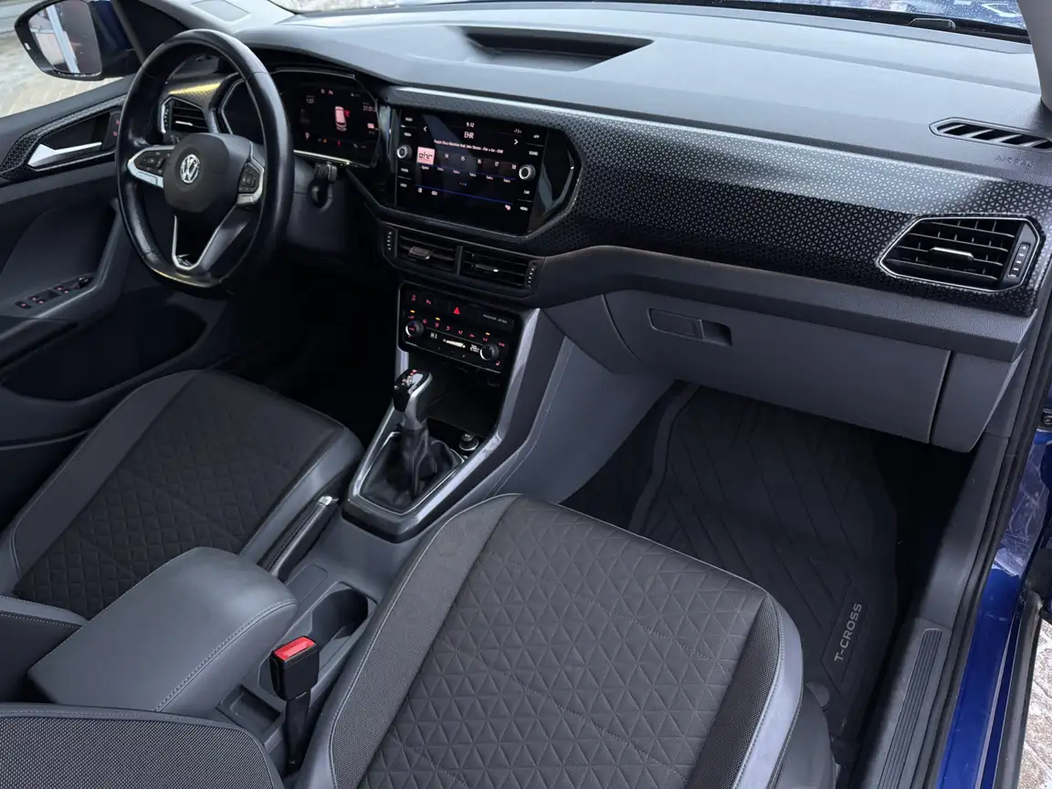 VOLKSWAGEN T-CROSS