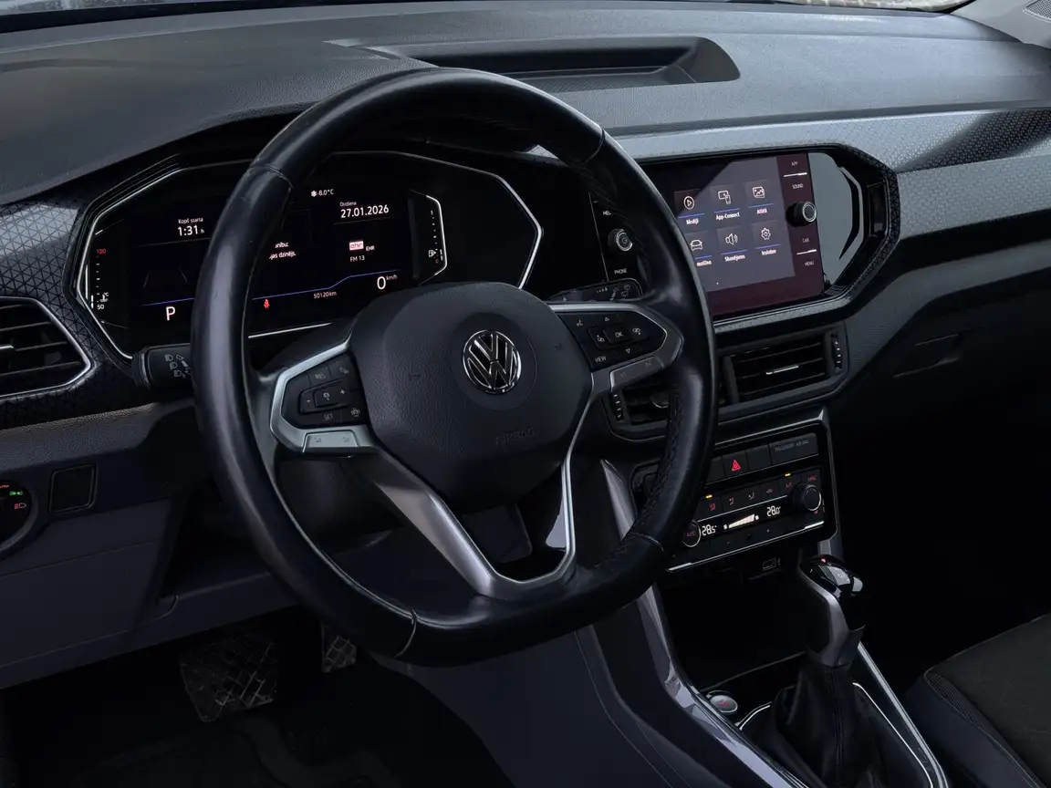 VOLKSWAGEN T-CROSS