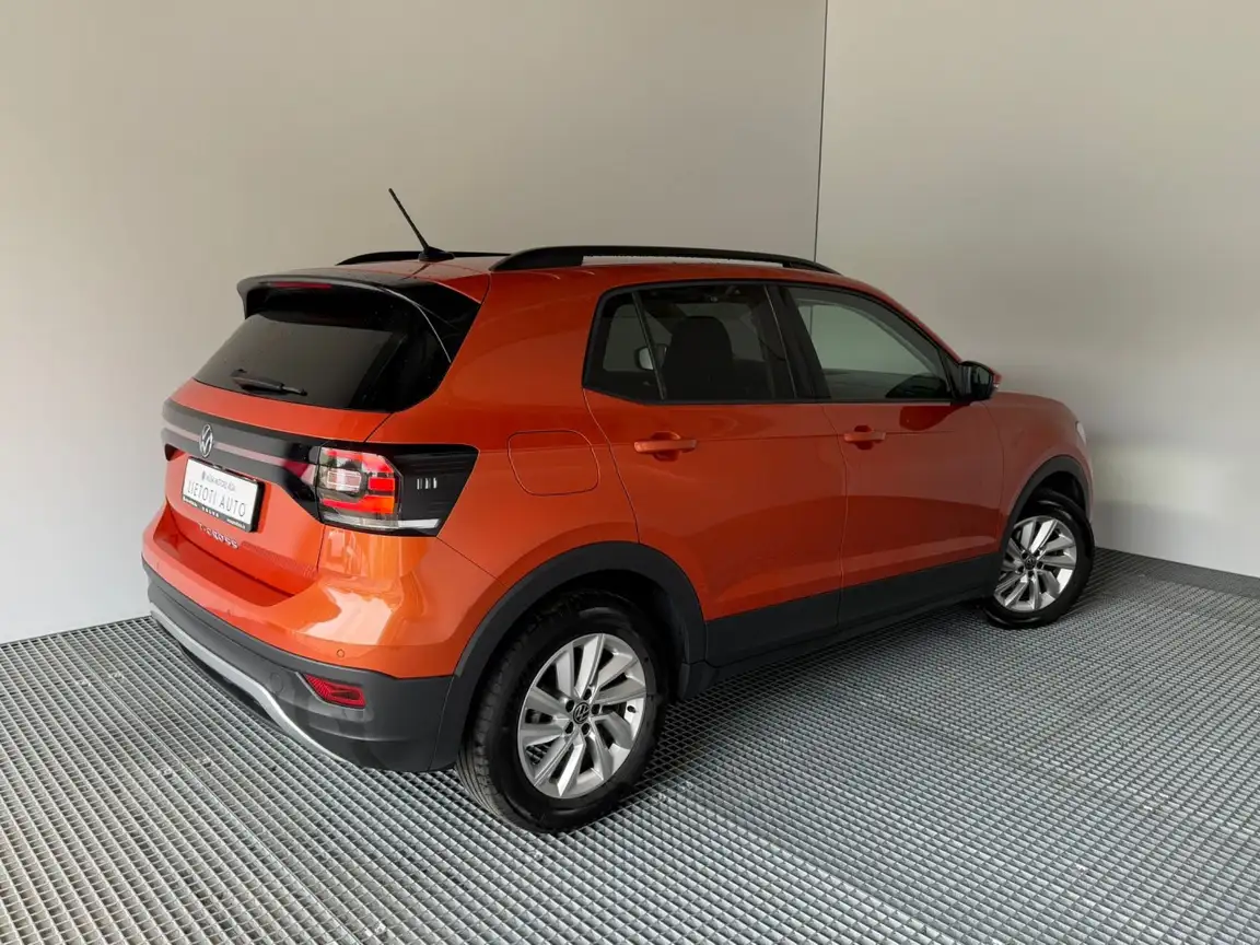 VOLKSWAGEN T-CROSS