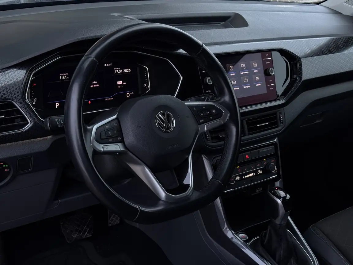 VOLKSWAGEN T-CROSS