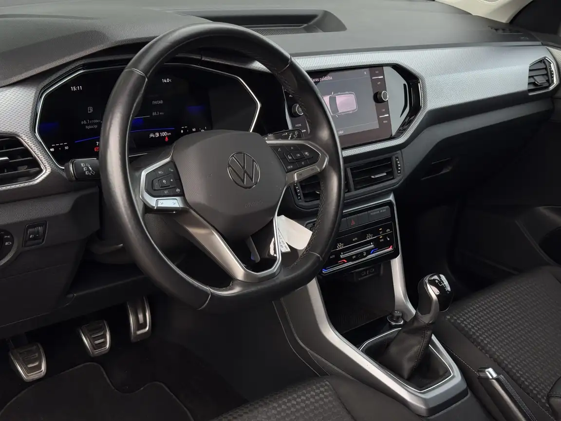 VOLKSWAGEN T-CROSS