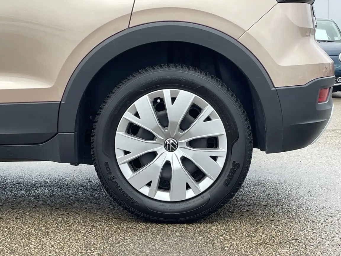 VOLKSWAGEN T-CROSS