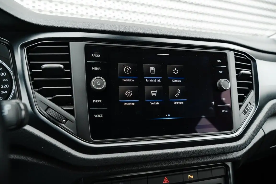 VOLKSWAGEN T-ROC