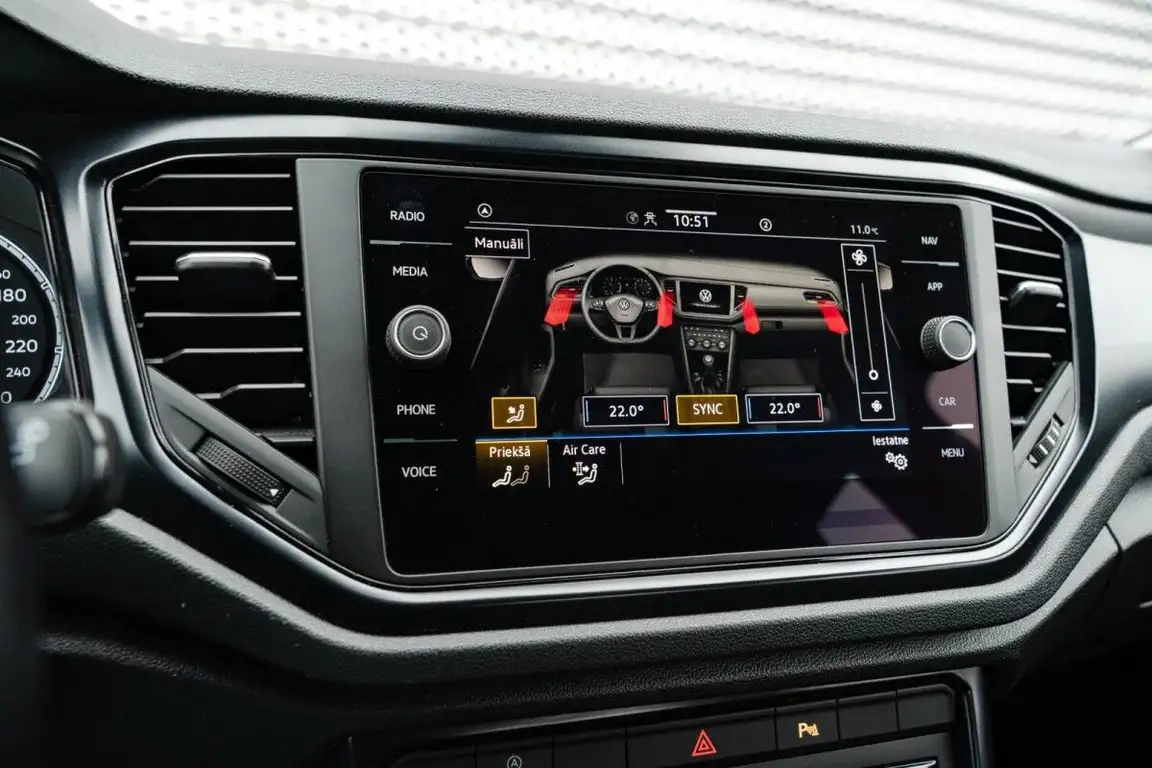VOLKSWAGEN T-ROC