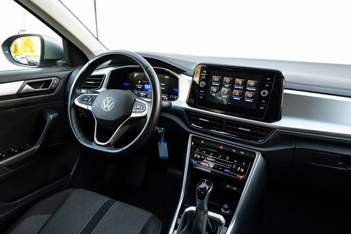 VOLKSWAGEN T-ROC