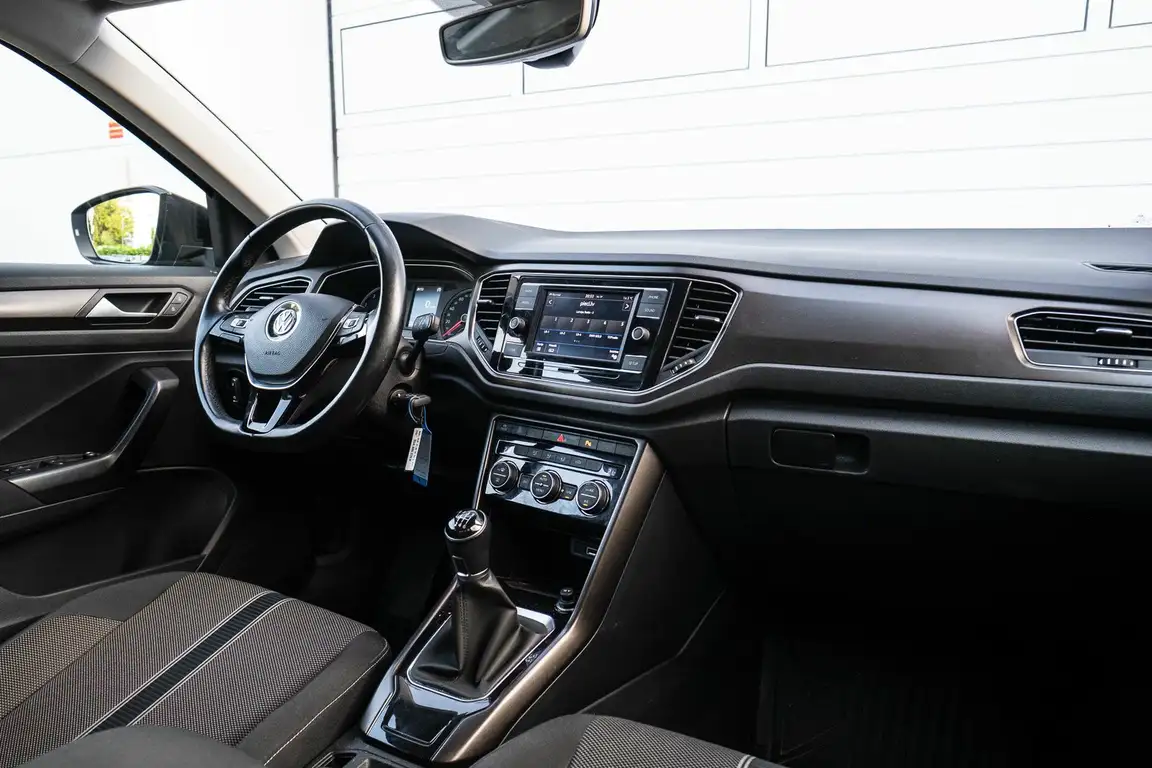 VOLKSWAGEN T-ROC