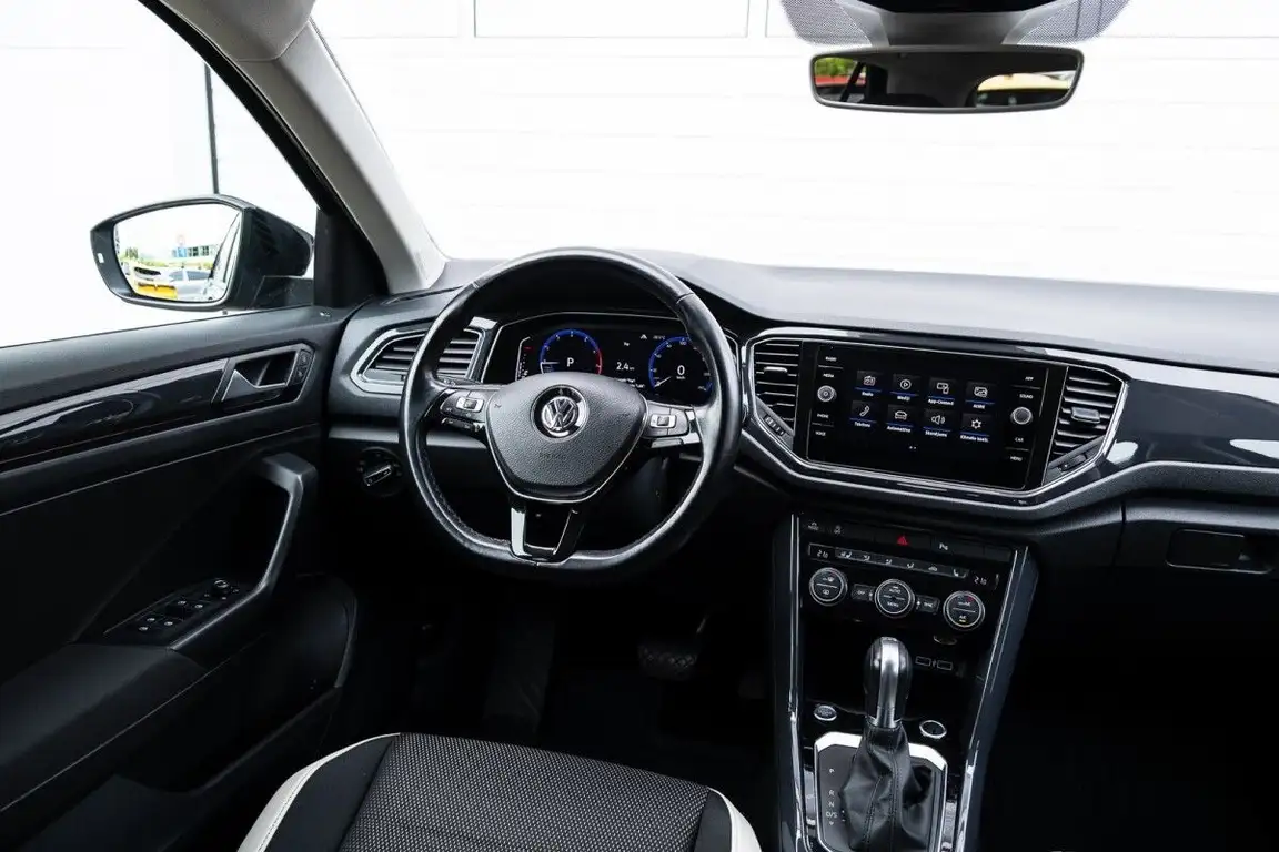 VOLKSWAGEN T-ROC