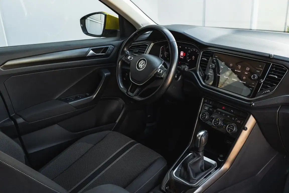 VOLKSWAGEN T-ROC