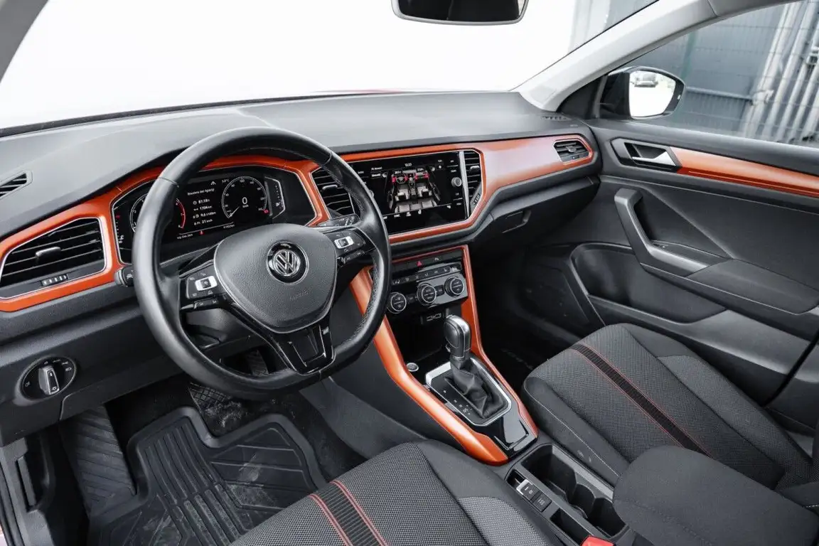 VOLKSWAGEN T-ROC
