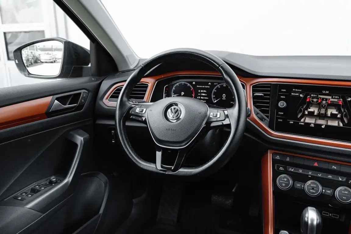 VOLKSWAGEN T-ROC