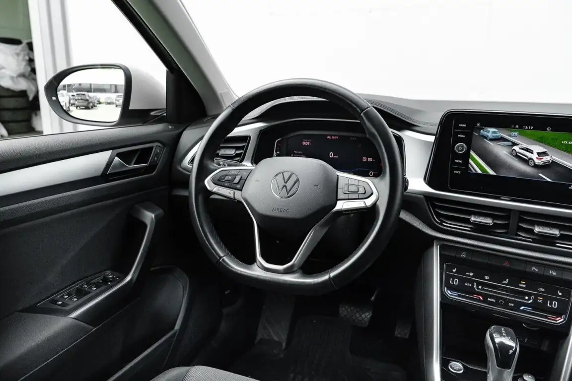 VOLKSWAGEN T-ROC