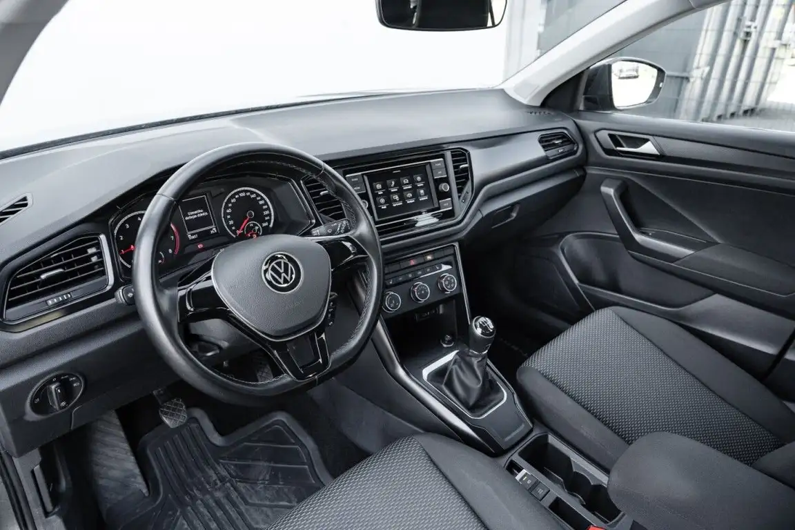 VOLKSWAGEN T-ROC
