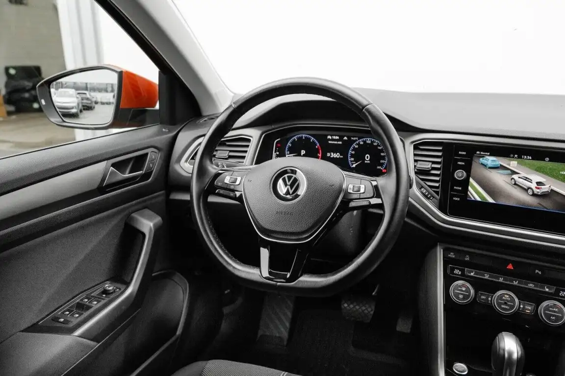 VOLKSWAGEN T-ROC