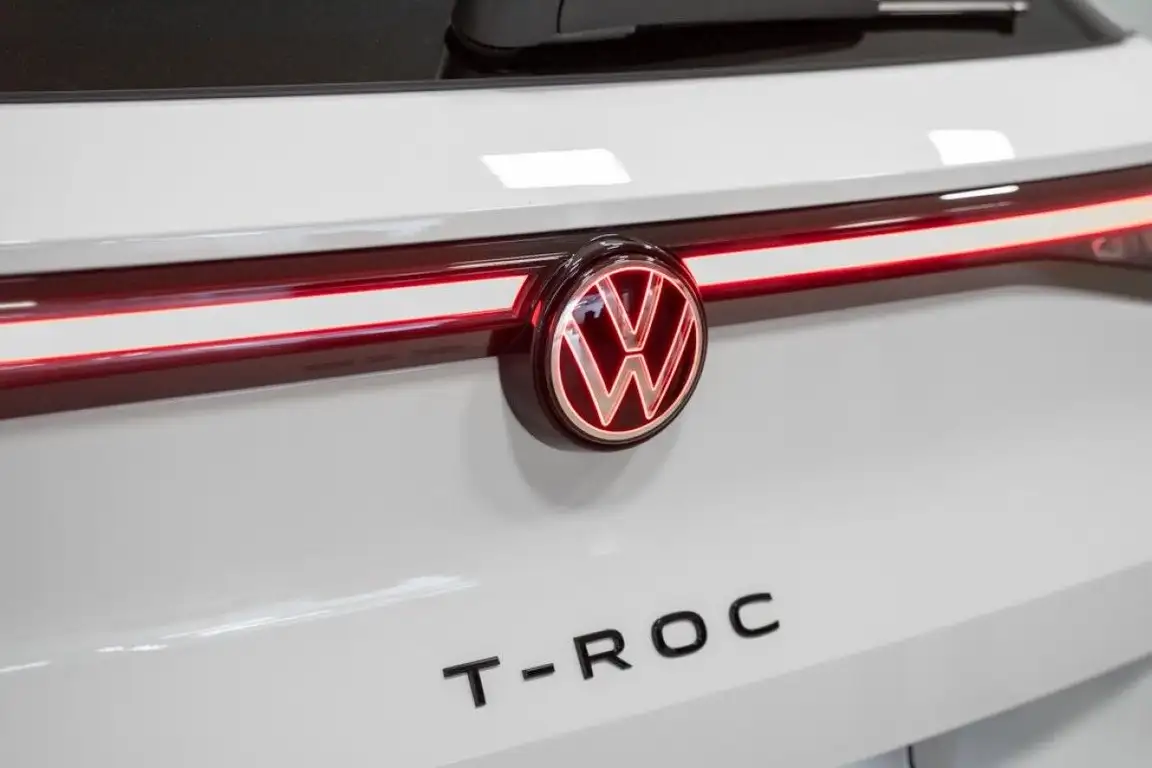 VOLKSWAGEN T-ROC