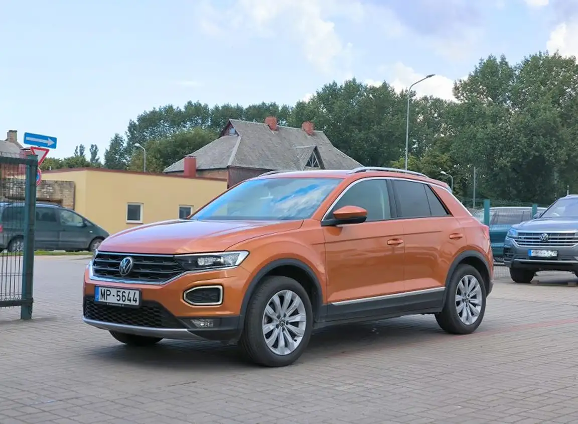 VOLKSWAGEN T-ROC