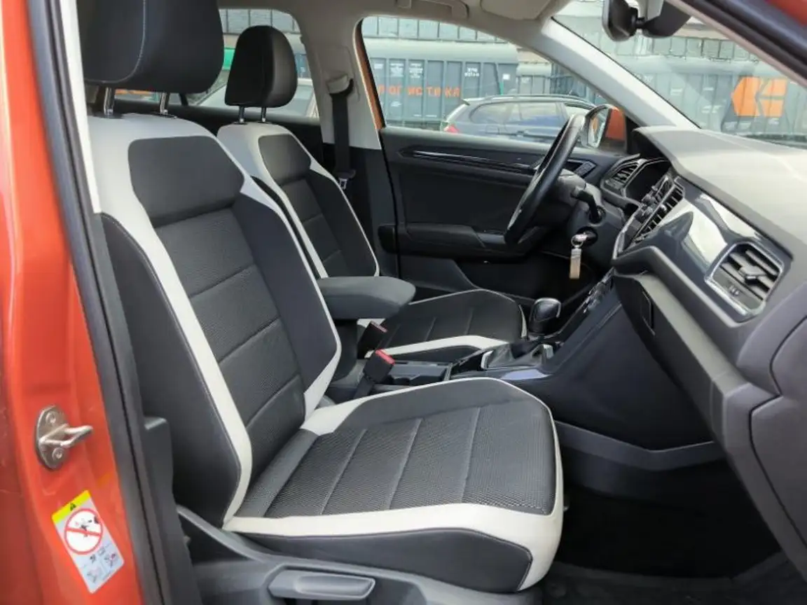 VOLKSWAGEN T-ROC