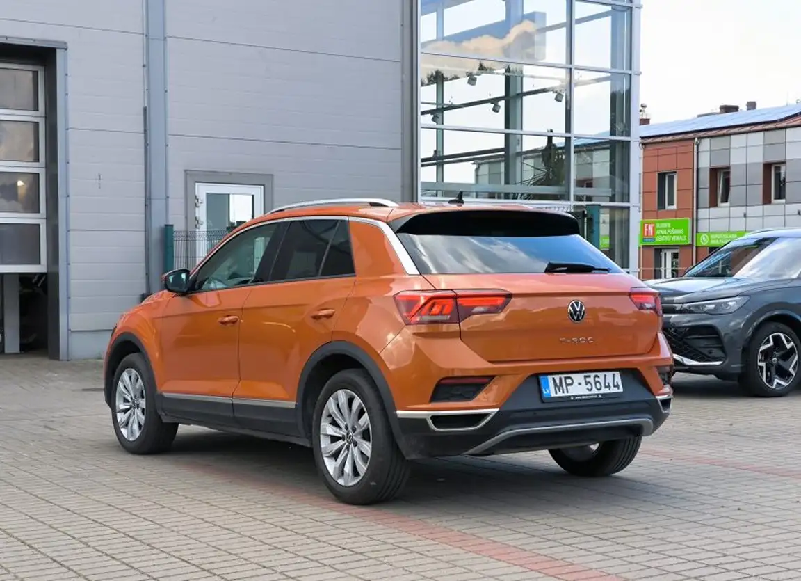 VOLKSWAGEN T-ROC