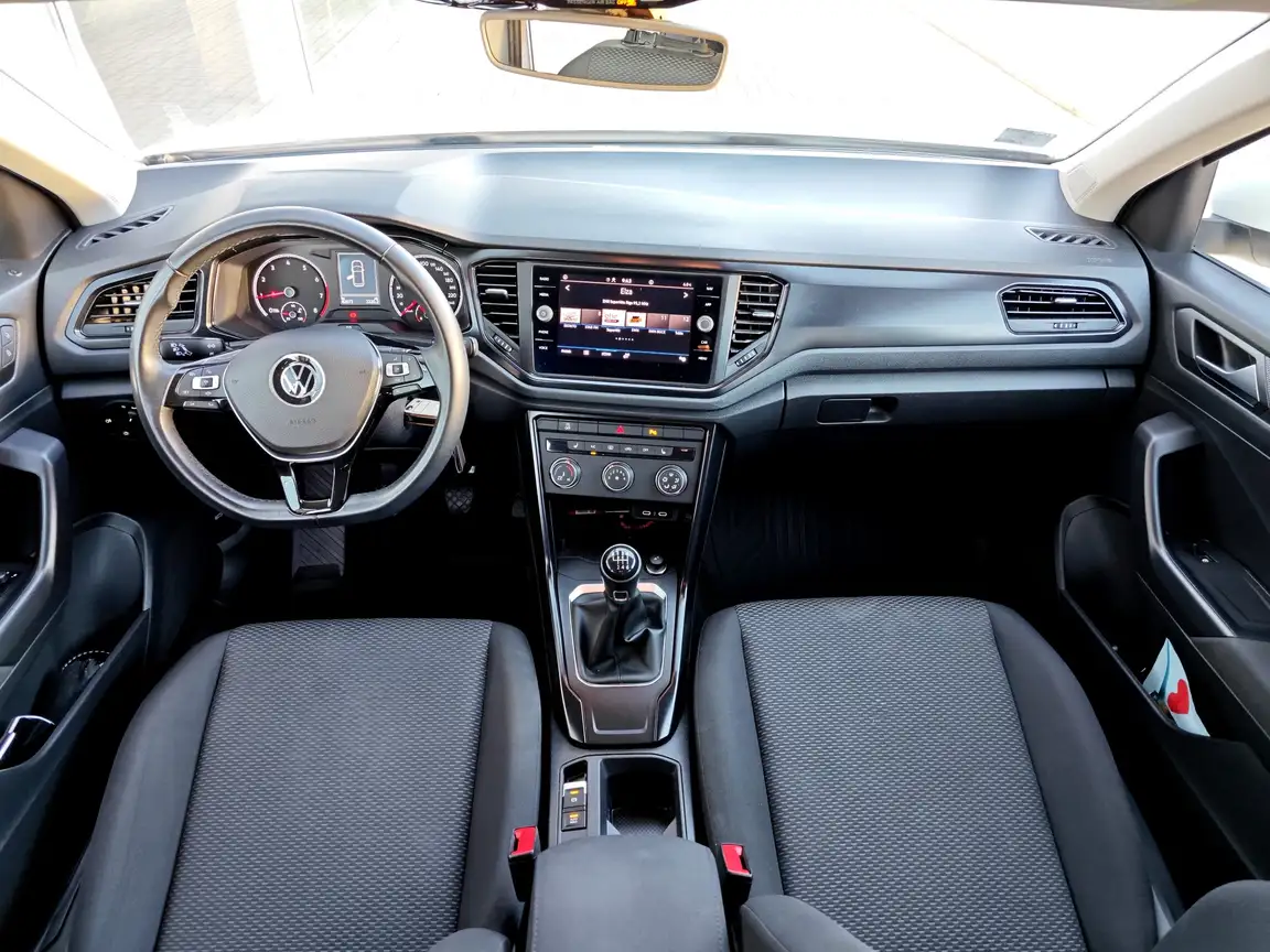 VOLKSWAGEN T-ROC