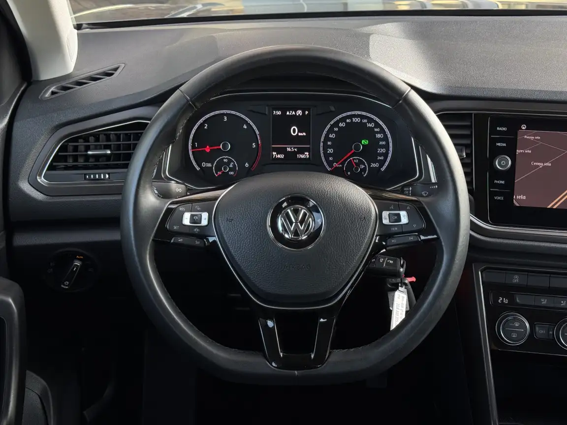 VOLKSWAGEN T-ROC