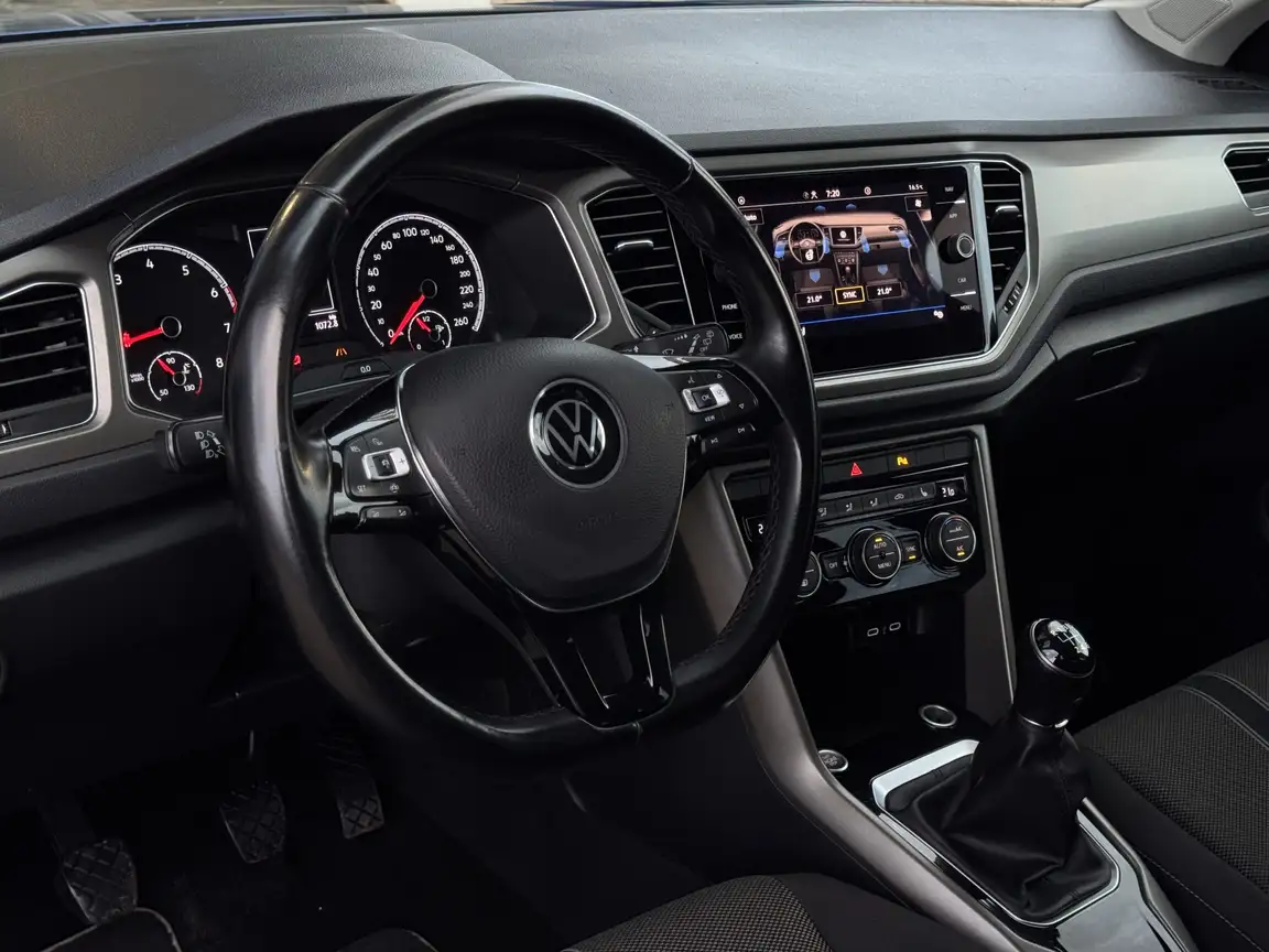 VOLKSWAGEN T-ROC