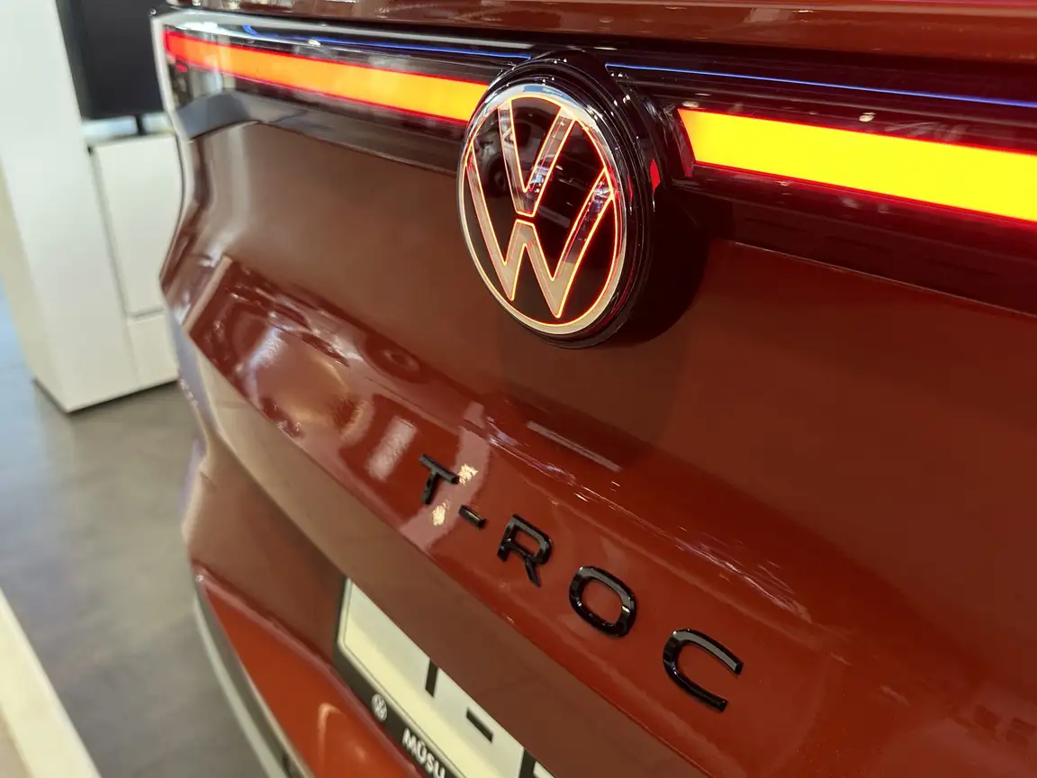 VOLKSWAGEN T-ROC