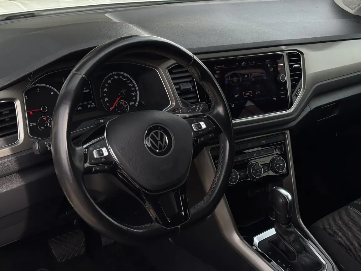 VOLKSWAGEN T-ROC