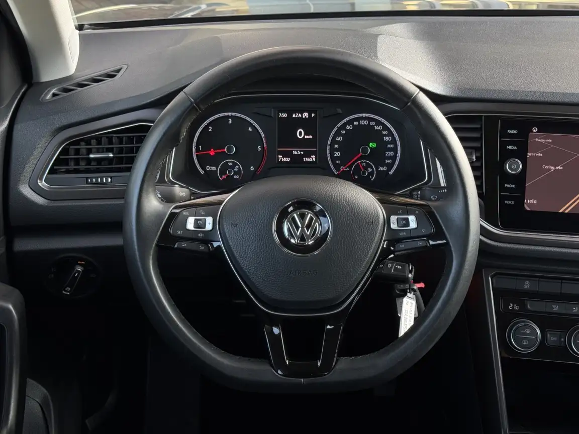 VOLKSWAGEN T-ROC