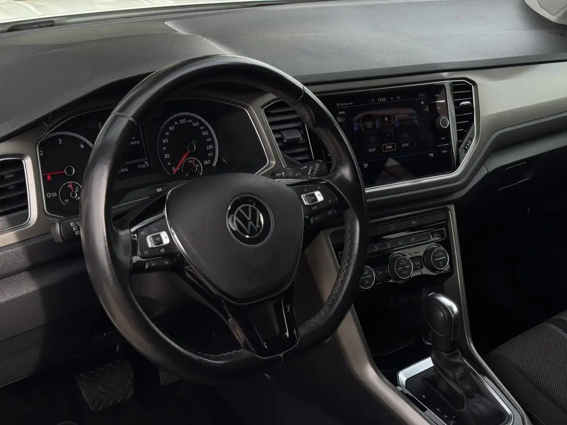 VOLKSWAGEN T-ROC