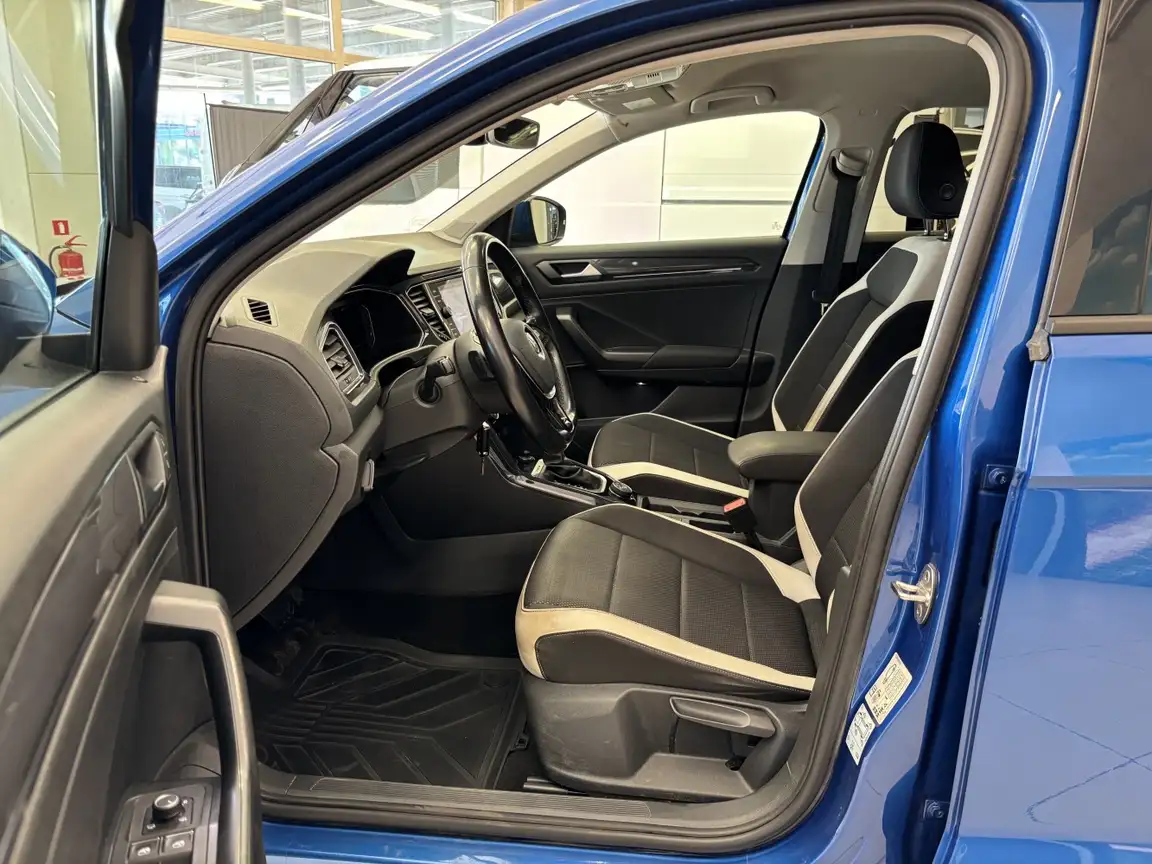 VOLKSWAGEN T-ROC