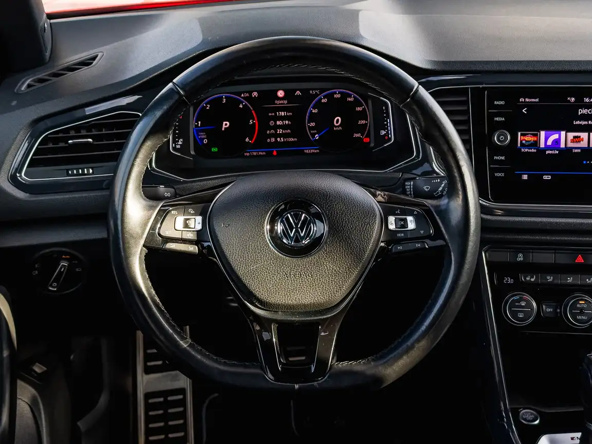 VOLKSWAGEN T-ROC