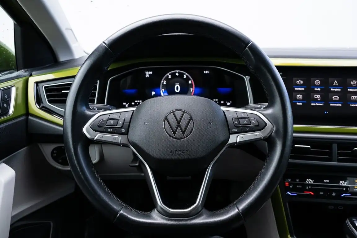 VOLKSWAGEN TAIGO