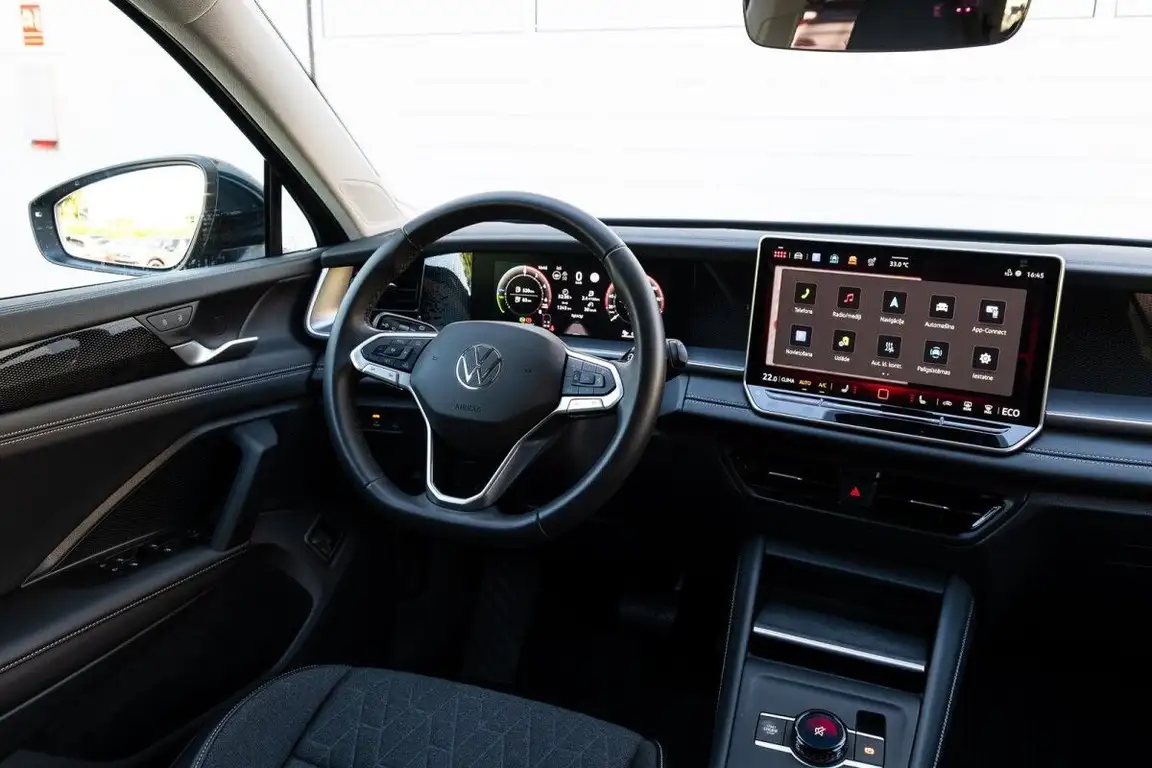 VOLKSWAGEN TAYRON