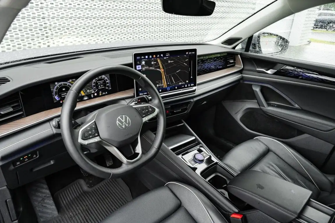 VOLKSWAGEN TAYRON