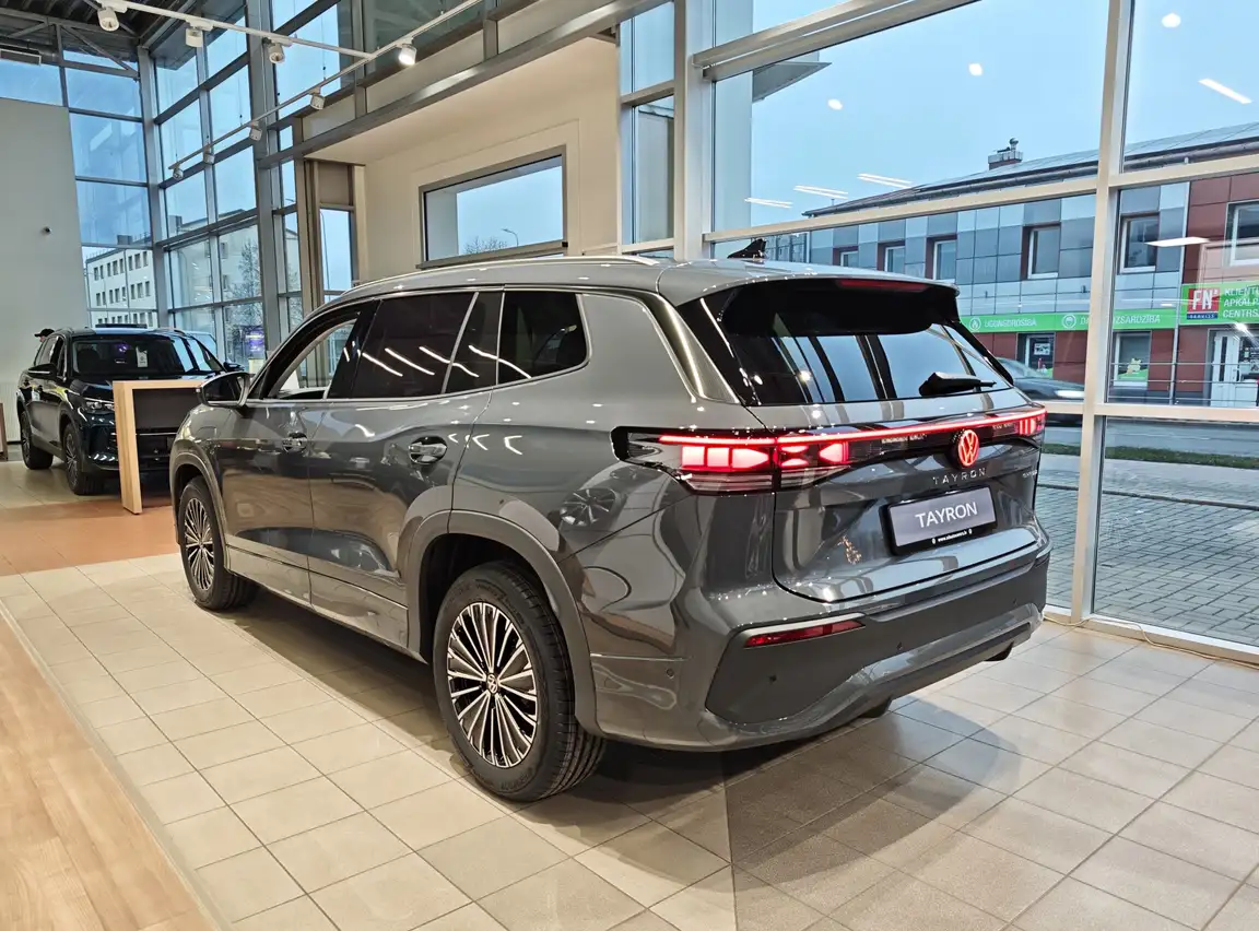 VOLKSWAGEN TAYRON