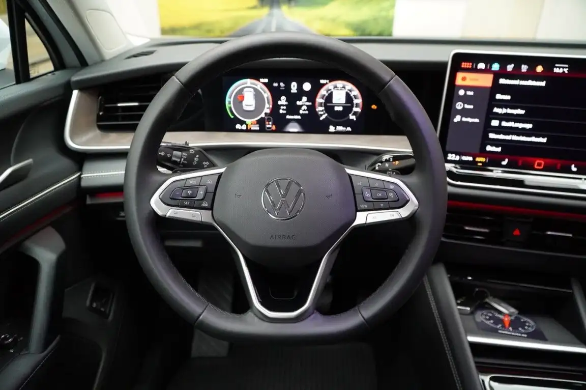 VOLKSWAGEN TAYRON