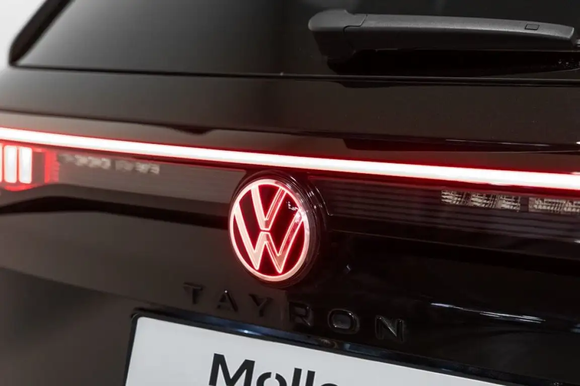 VOLKSWAGEN TAYRON