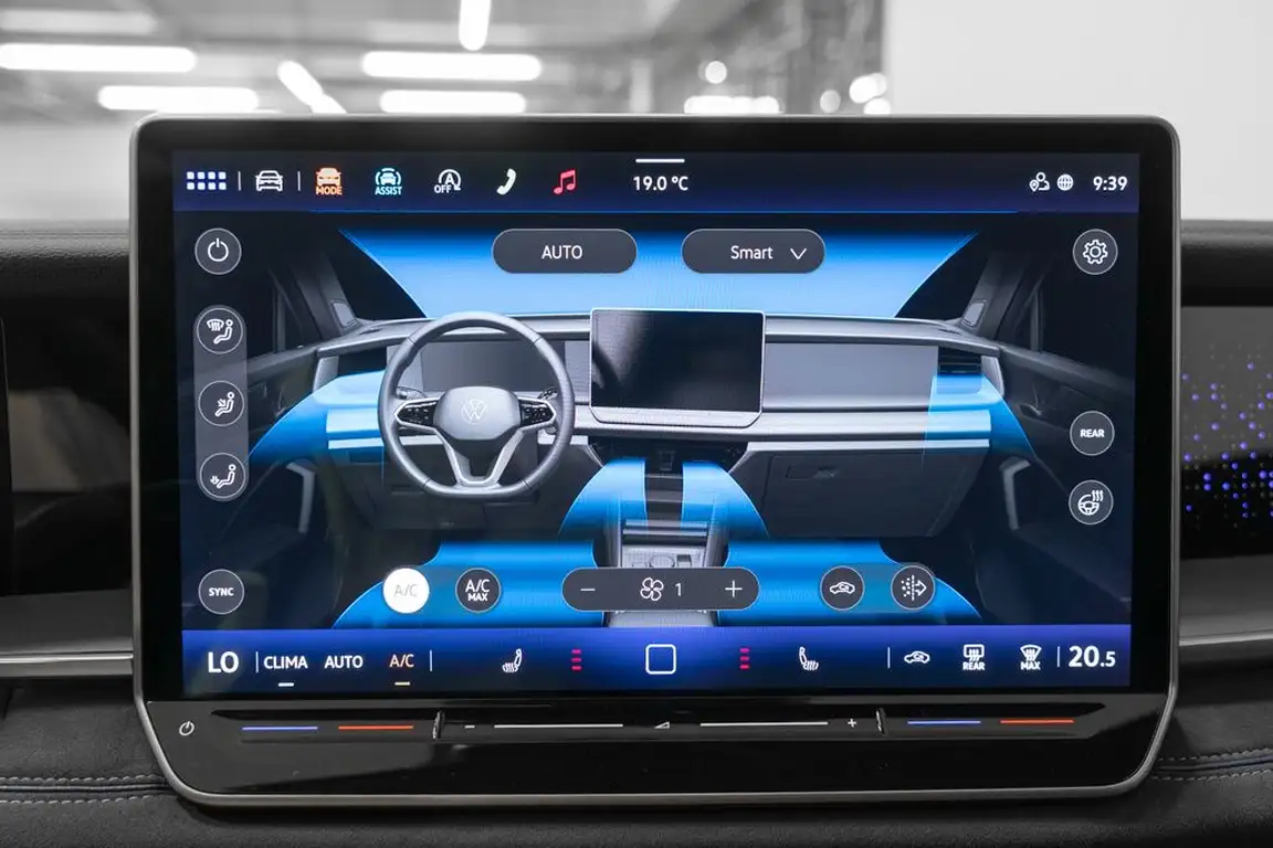 VOLKSWAGEN TAYRON