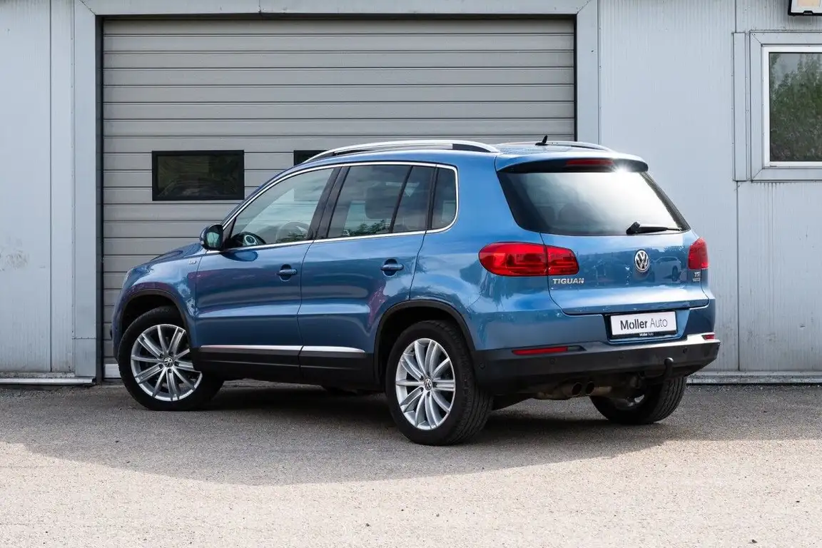 VOLKSWAGEN TIGUAN