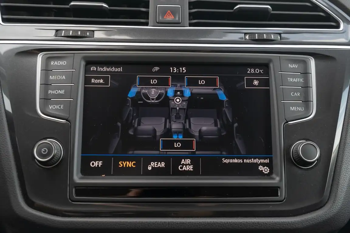 VOLKSWAGEN TIGUAN